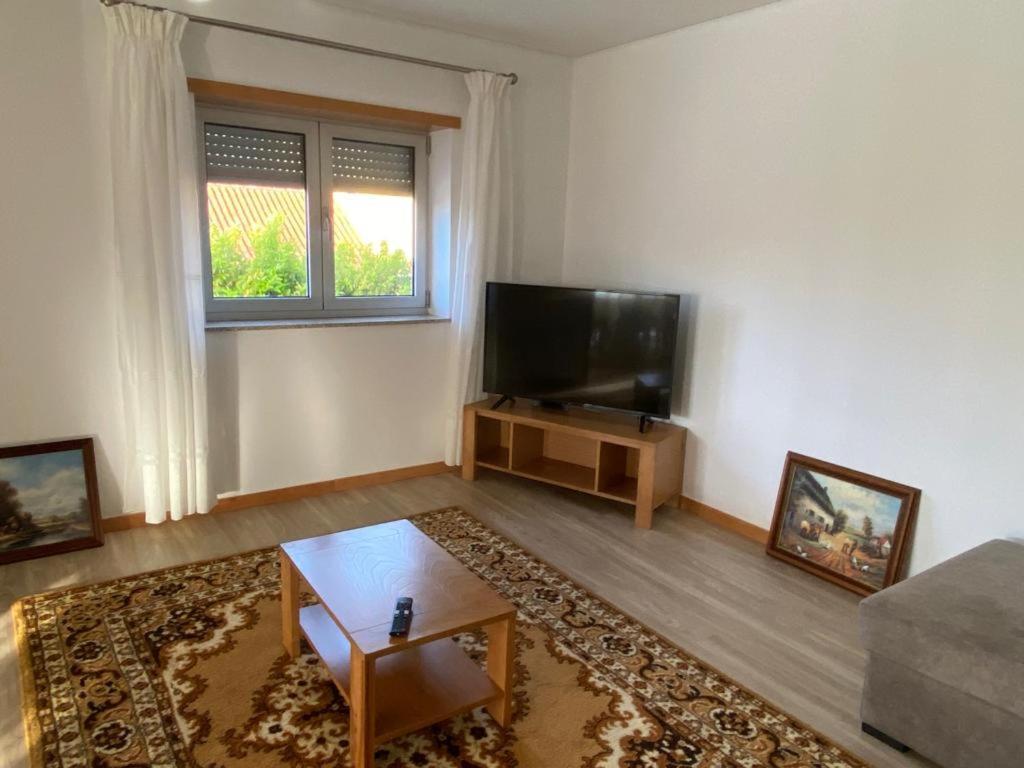 Vivenda Caixilao Casa Com 3 Quartos 维亚纳堡 外观 照片