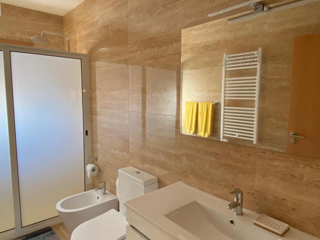 Vivenda Caixilao Casa Com 3 Quartos 维亚纳堡 外观 照片