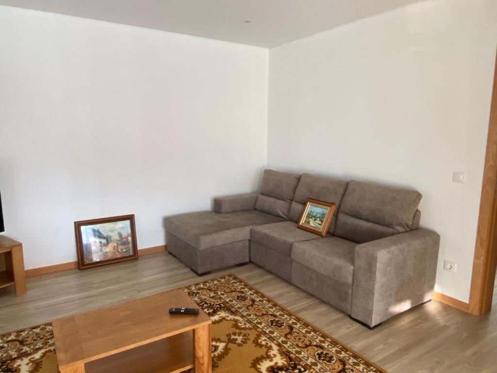 Vivenda Caixilao Casa Com 3 Quartos 维亚纳堡 外观 照片
